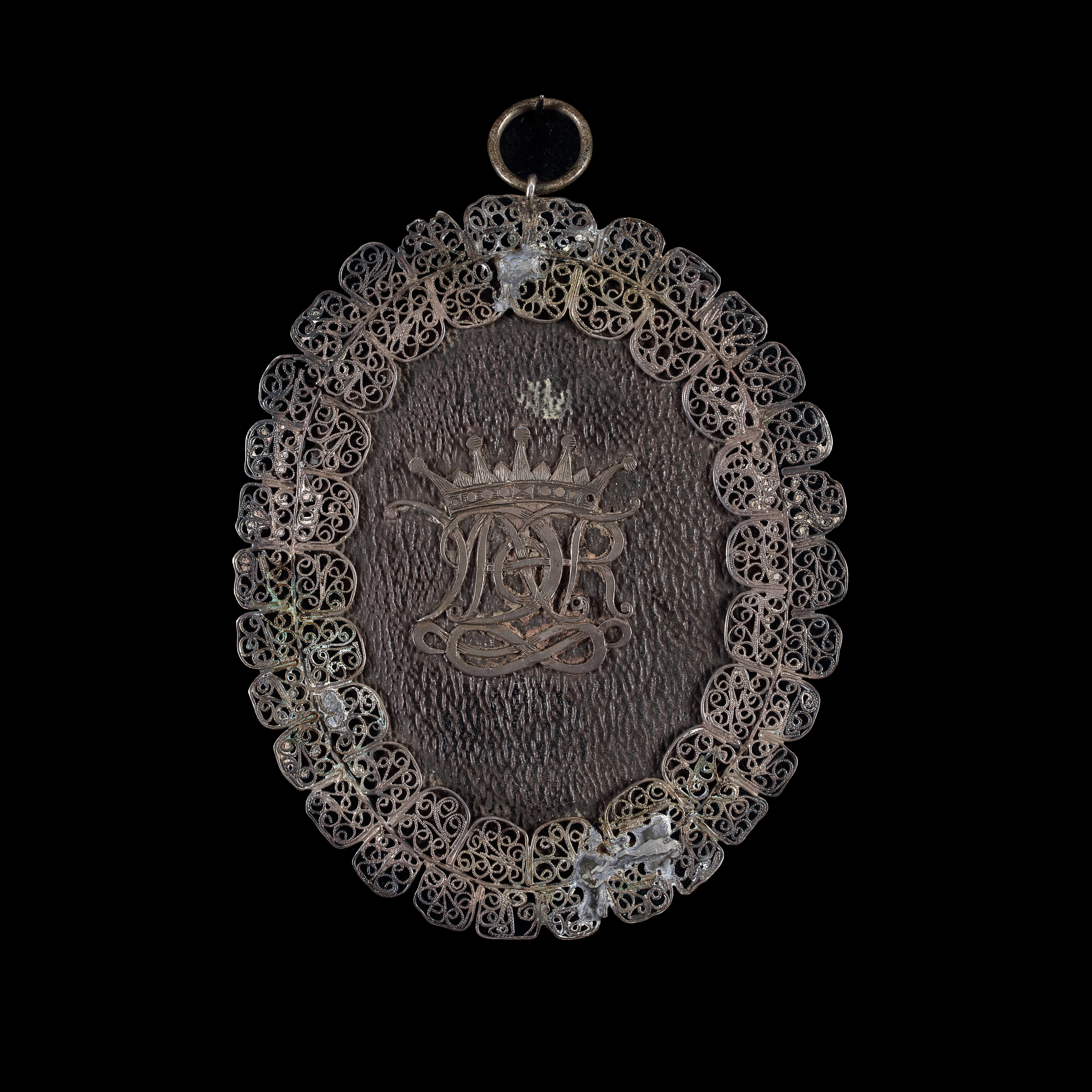 Probably Charles Lennox, first duke of Richmond, first duke of Lennox, and duke of Aubigny in the French nobility (1672–1723), wearing black gown/doublet with lace cravat and red ribbon, black hat with red and white feathers